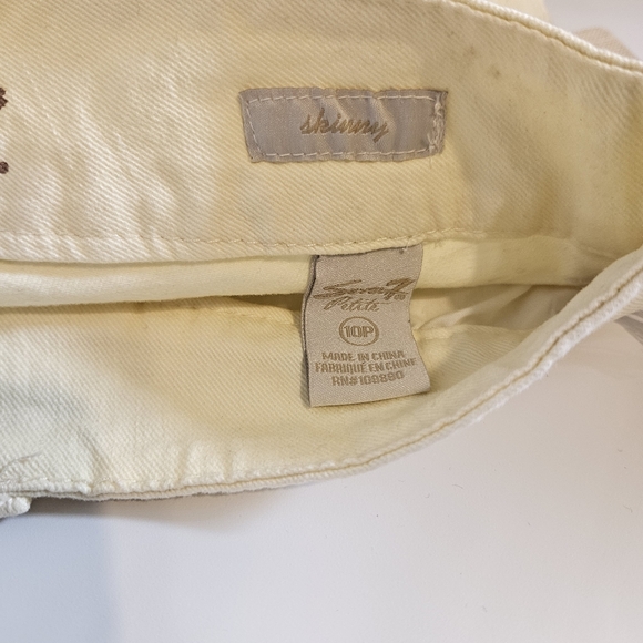 SEVEN7 ROLLED CUFF PALE YELLOW BERMUDA SHORTS - Picture 8 of 11